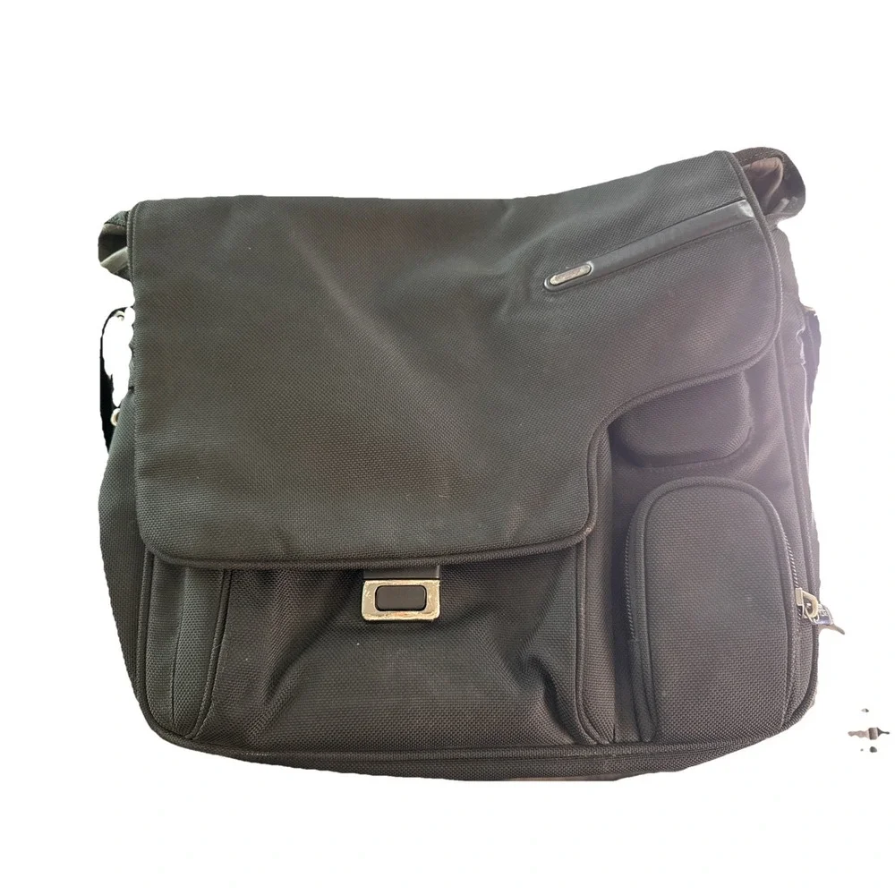 Tumi Shoulder Bag 26175D4 Black Cut Out Flap Messenger Alpha Bag Expandable‎